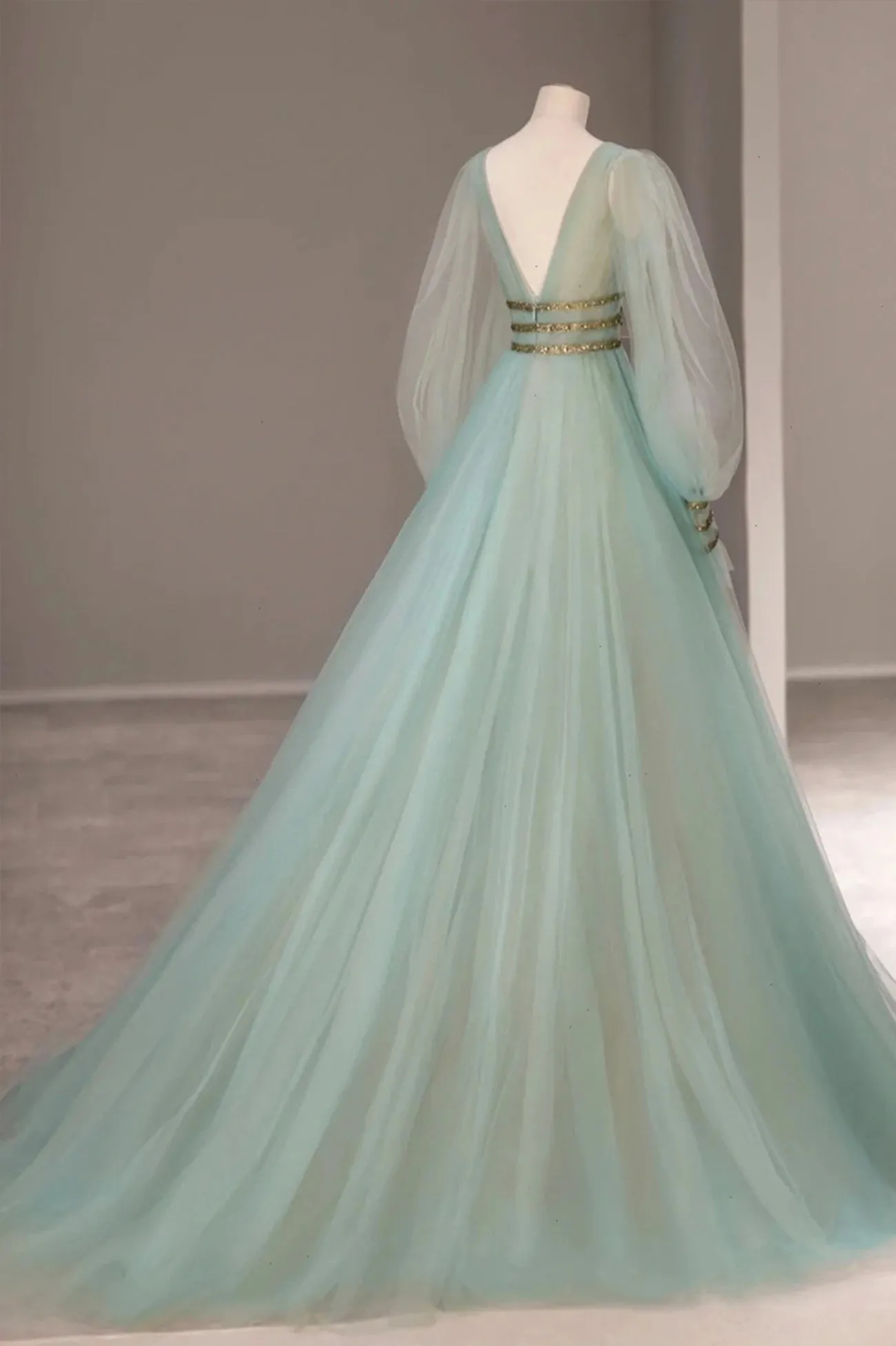 Green V-Neck Tulle Long Prom Dress Long Sleeve Evening Dress