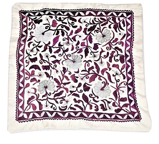 Handwoven Moroccan Bedding Set with Intricate Flower Pattern