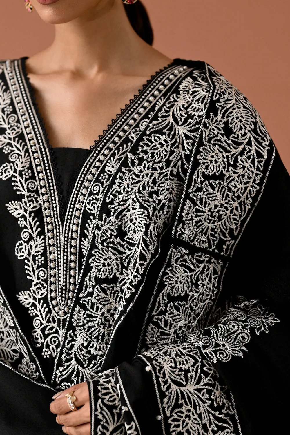 Luxury Karandi Vol II  - BLACK MOON LUXURY EMBROIDERED KARANDI SET (NEL-24632)