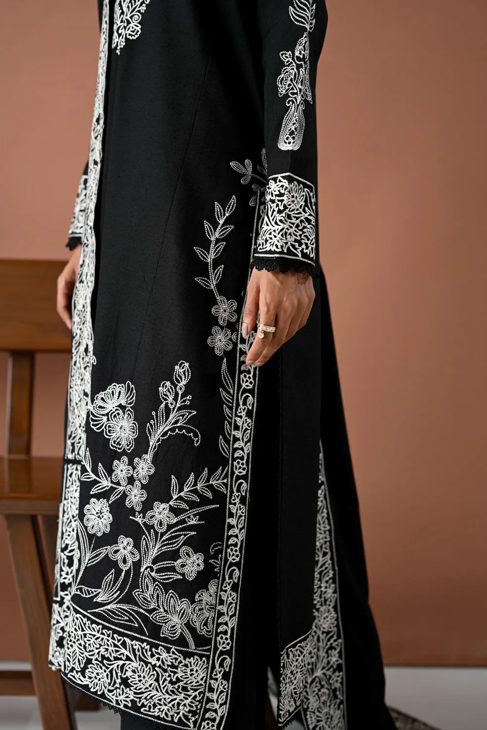 Luxury Karandi Vol II  - BLACK MOON LUXURY EMBROIDERED KARANDI SET (NEL-24632)