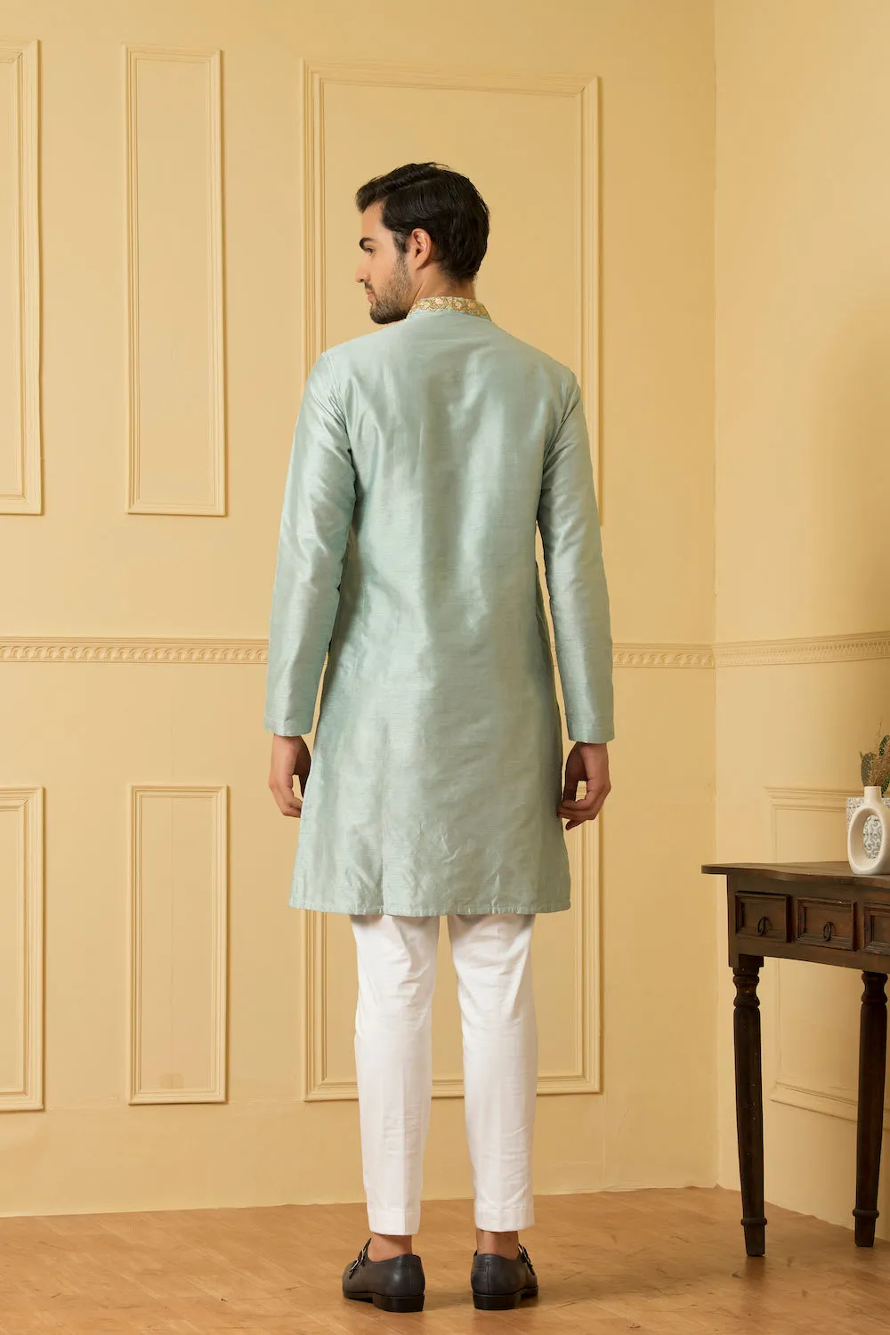 Men's Zari Embroidered Kurta - Hilo Design