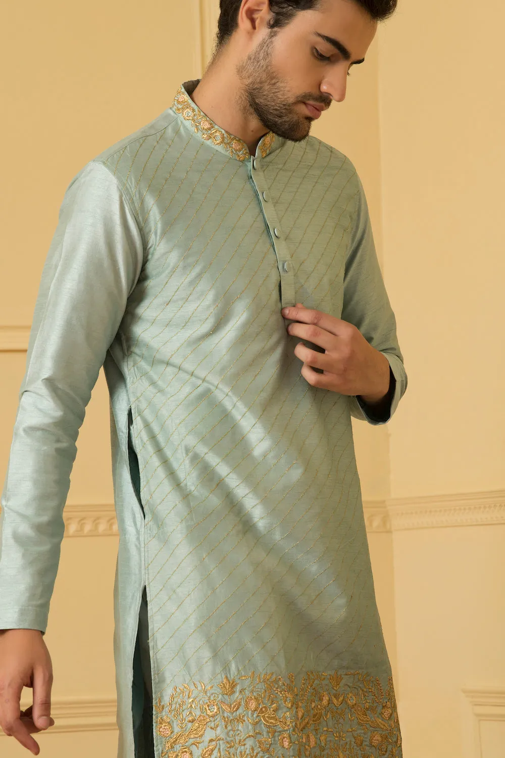 Men's Zari Embroidered Kurta - Hilo Design