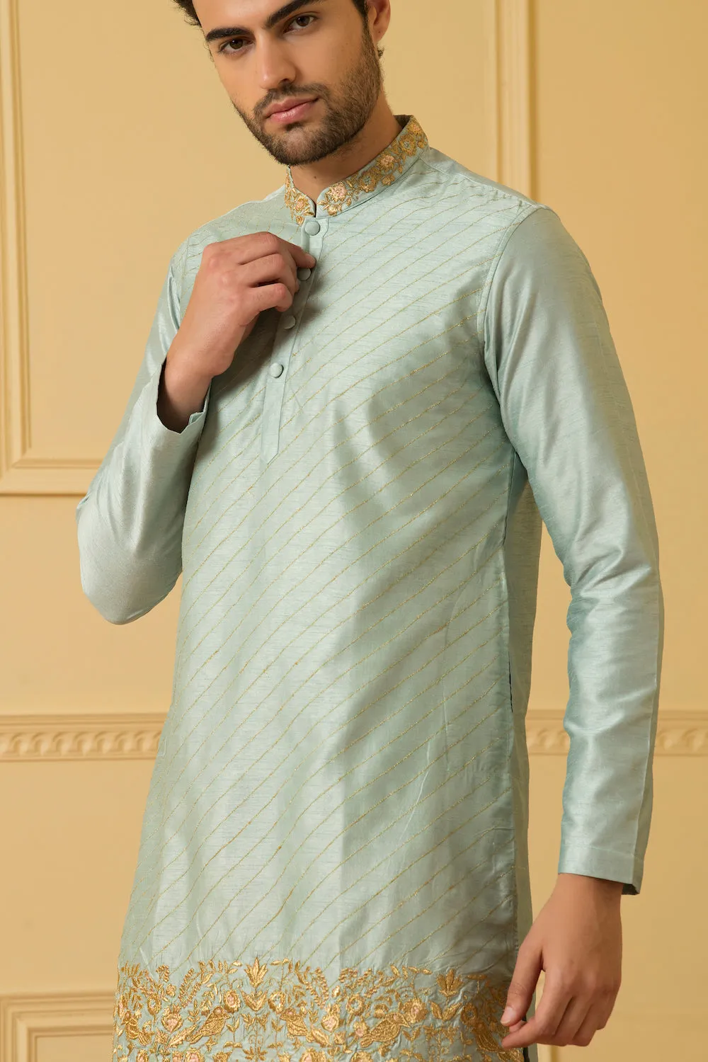 Men's Zari Embroidered Kurta - Hilo Design