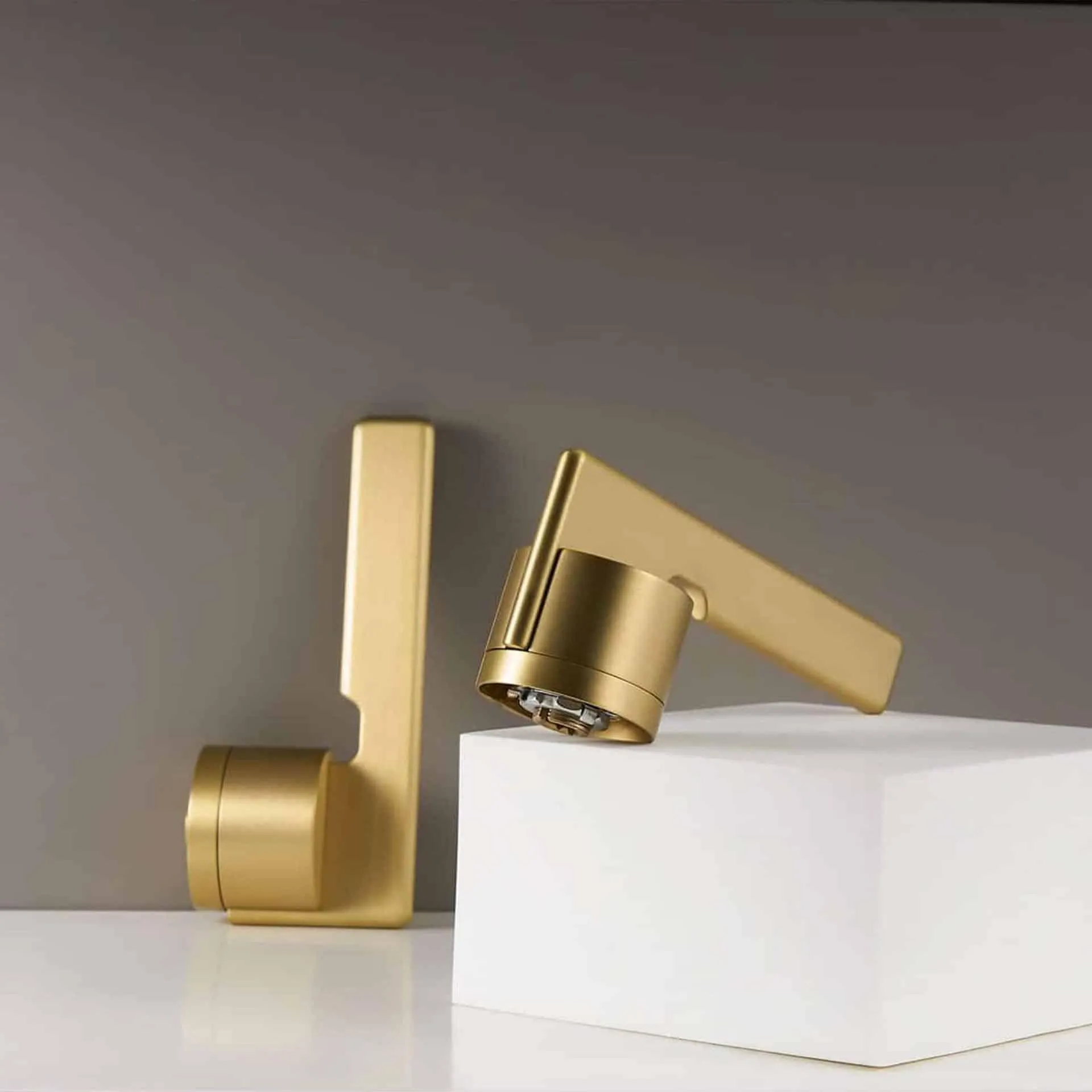 SABANI / Solid Brass Lever Door Handles & Lock Set