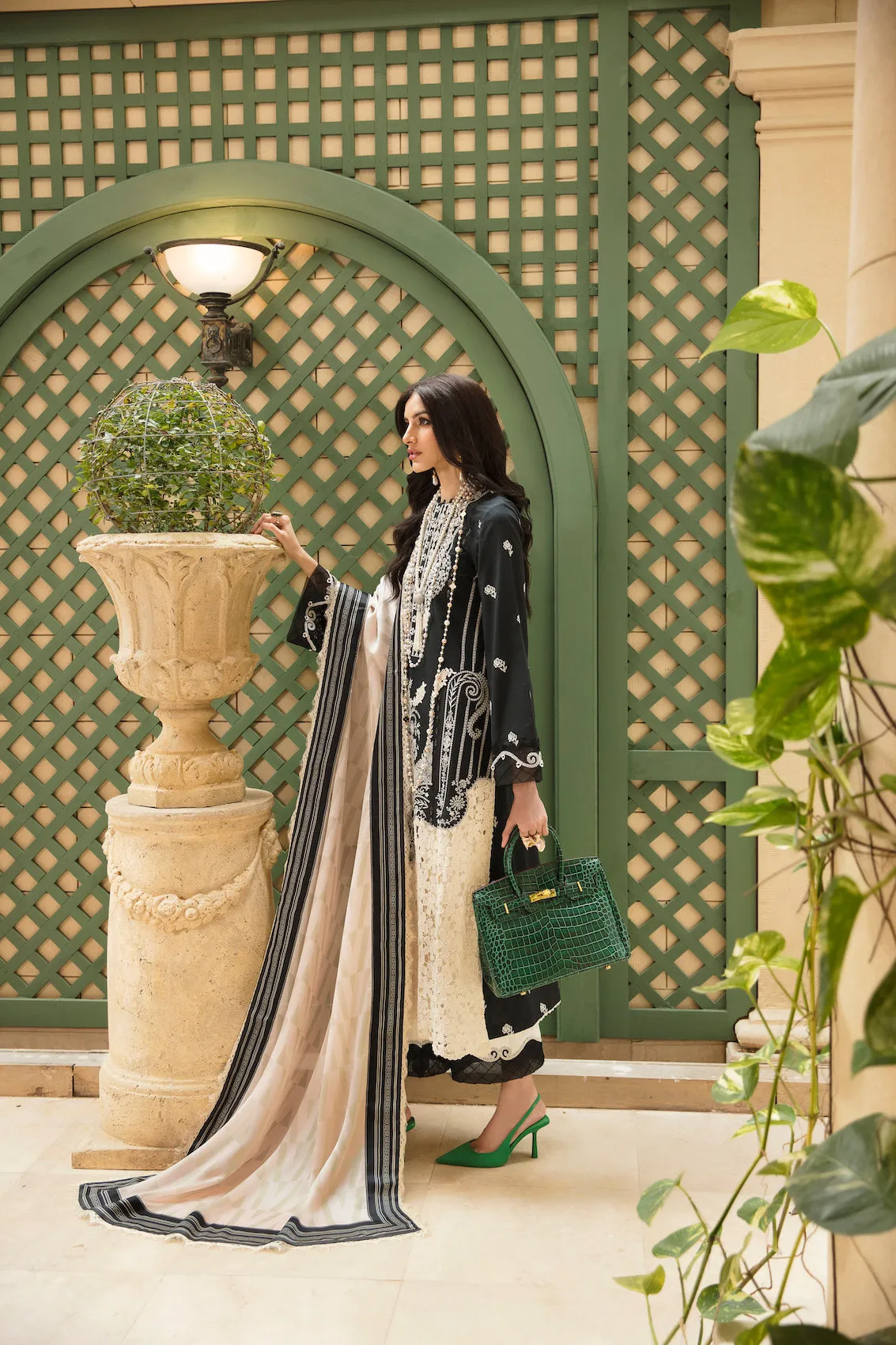 Sable Vogue Luxury Lawn Collection – THEA